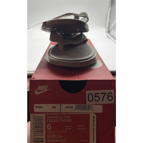 Nike Women’s Ultra Celso Thong Sandals Size 6 Cobblestone White 882698-003 - Picture 6 of 6